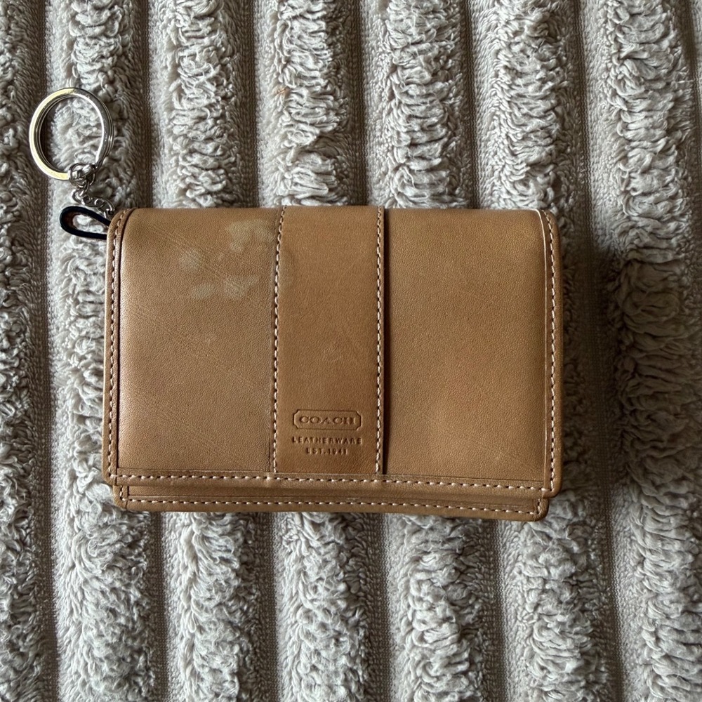 Coach Tan Leather Small Trifold Wallet Key Ring Coin Purse Tan Brown